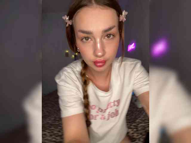 ViolettaScarlett webcam