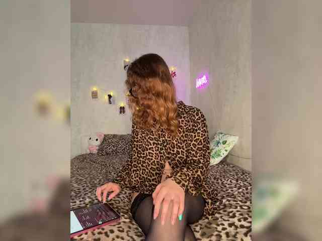 ViolettaScarlett webcam