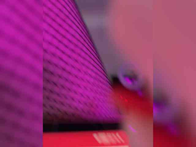 ViolettaScarlett webcam