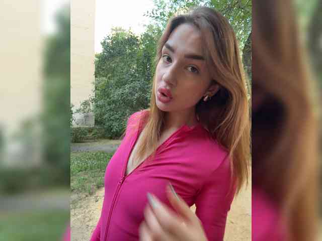 ViolettaScarlett webcam