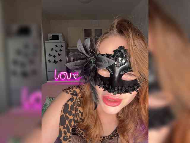 ViolettaScarlett webcam