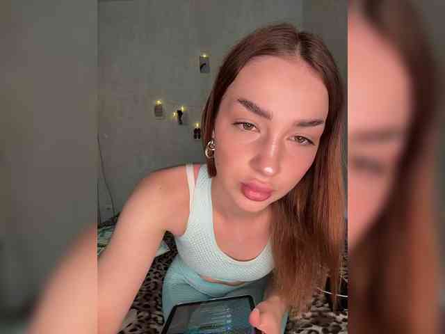 ViolettaScarlett webcam
