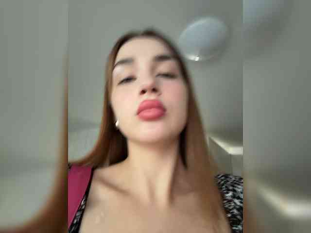 ViolettaScarlett webcam