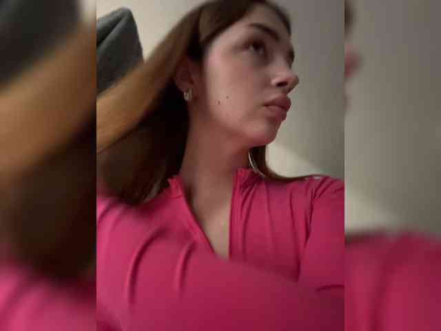ViolettaScarlett webcam