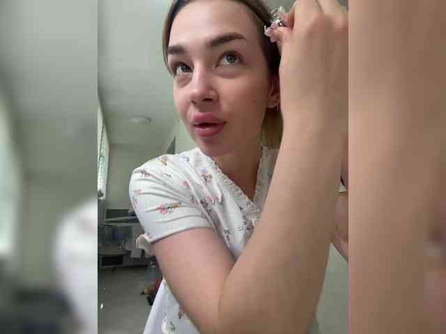 ViolettaScarlett webcam