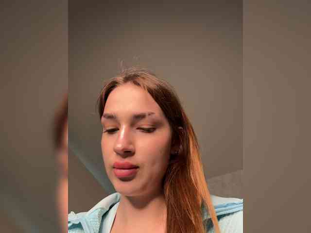 ViolettaScarlett webcam