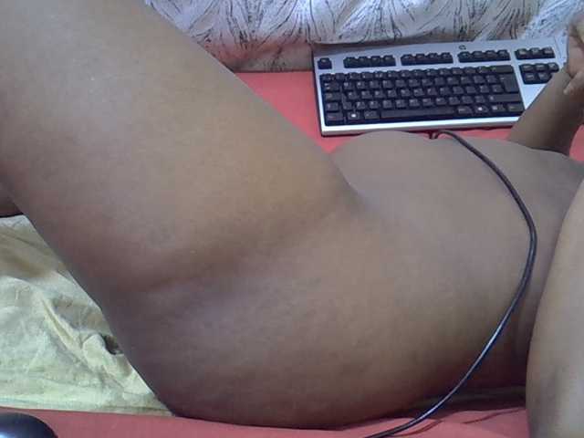 Ebonymonroe1 live cam on BongaCams