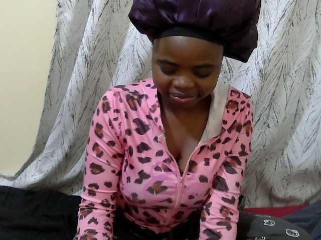 Ebonymonroe1 live cam on BongaCams