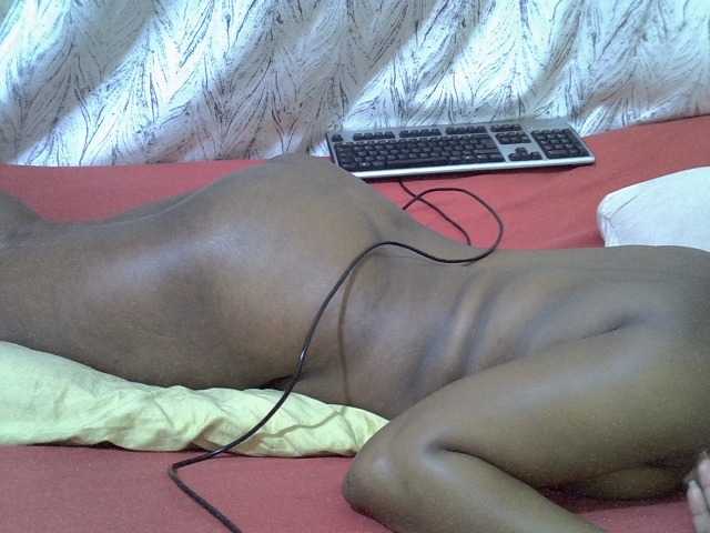 Ebonymonroe1 live cam on BongaCams