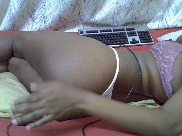 Ebonymonroe1 live cam on BongaCams