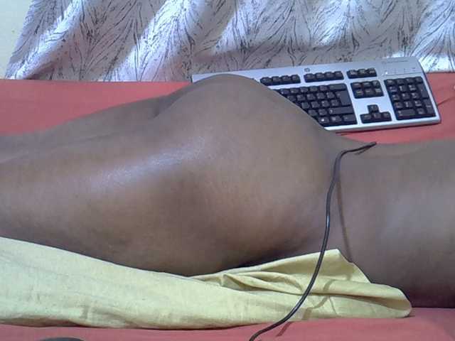 Ebonymonroe1 live cam on BongaCams