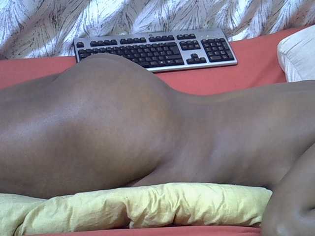 Ebonymonroe1 live cam on BongaCams