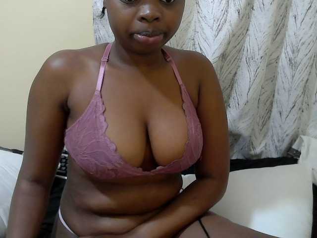 Ebonymonroe1 live cam on BongaCams
