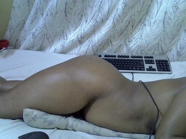 Ebonymonroe1 live cam on BongaCams