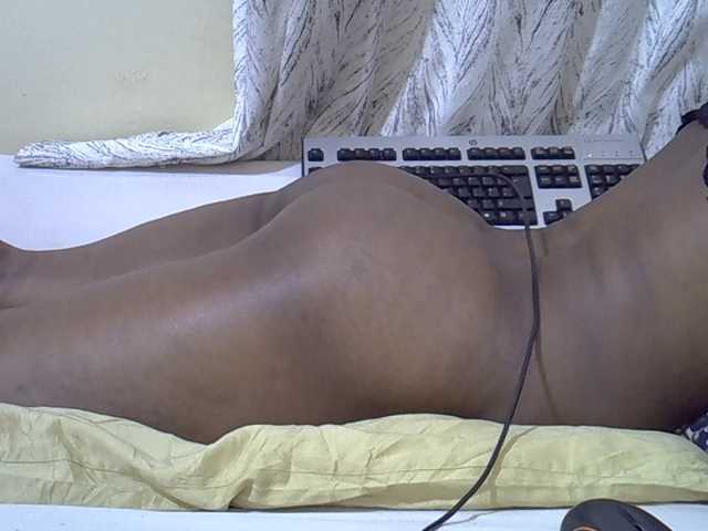 Ebonymonroe1 live cam on BongaCams
