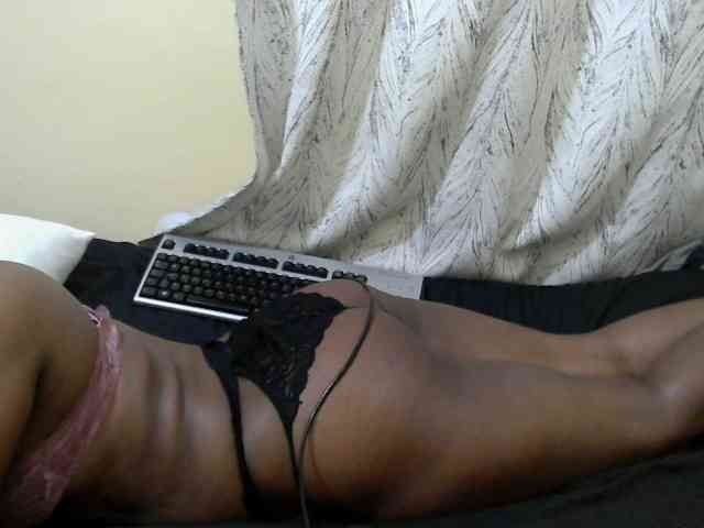 Ebonymonroe1's cam show statistics and live stream