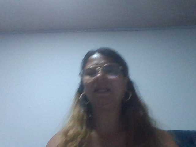 milf-yeis live cam on BongaCams