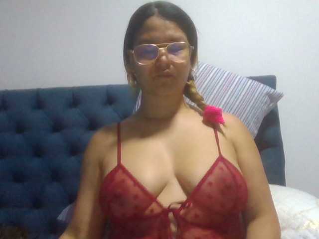 milf-yeis live webcam show