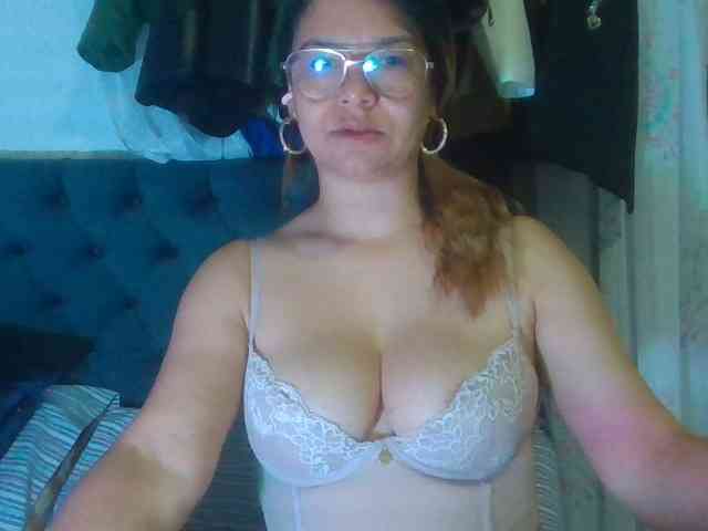 milf-yeis webcam