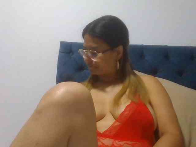 milf-yeis webcam