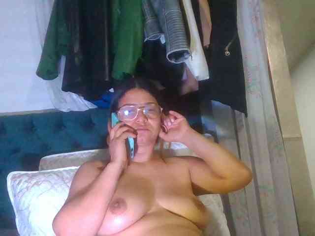 milf-yeis webcam