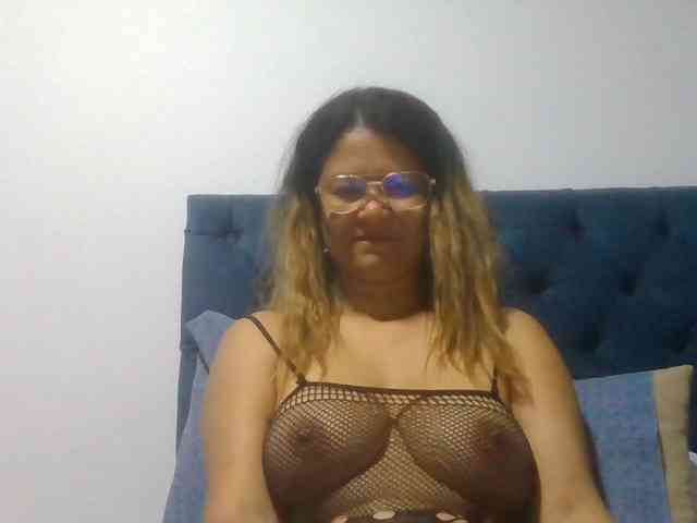 milf-yeis webcam