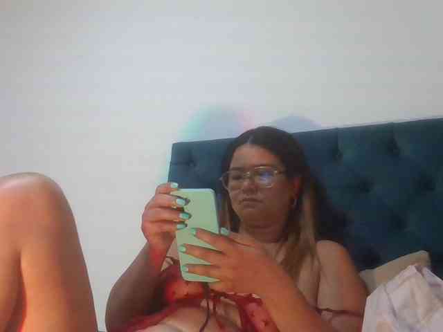 milf-yeis webcam