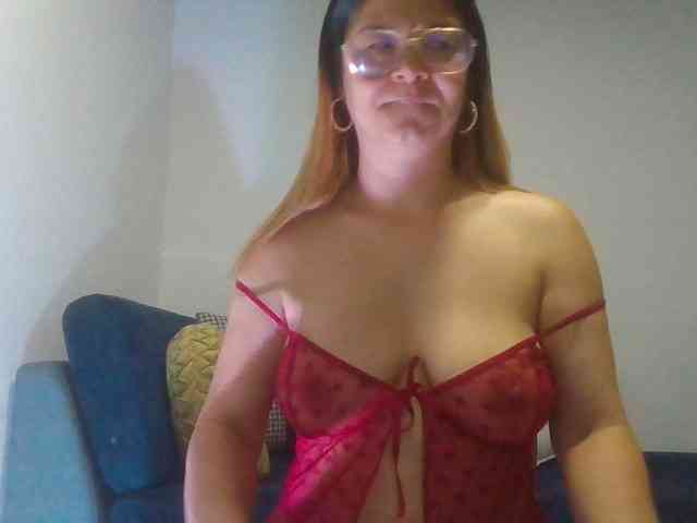 milf-yeis webcam