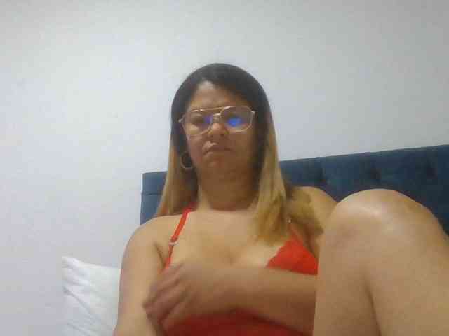 milf-yeis webcam