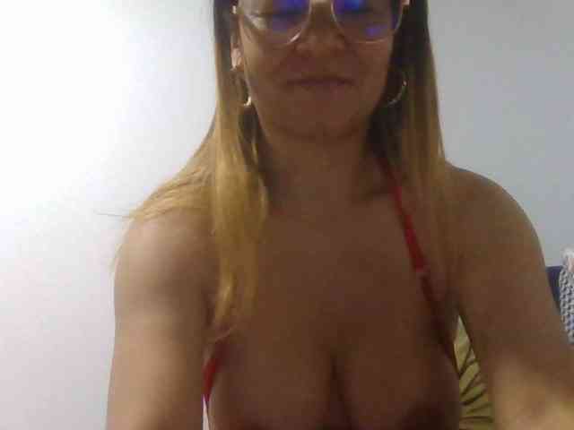 milf-yeis webcam