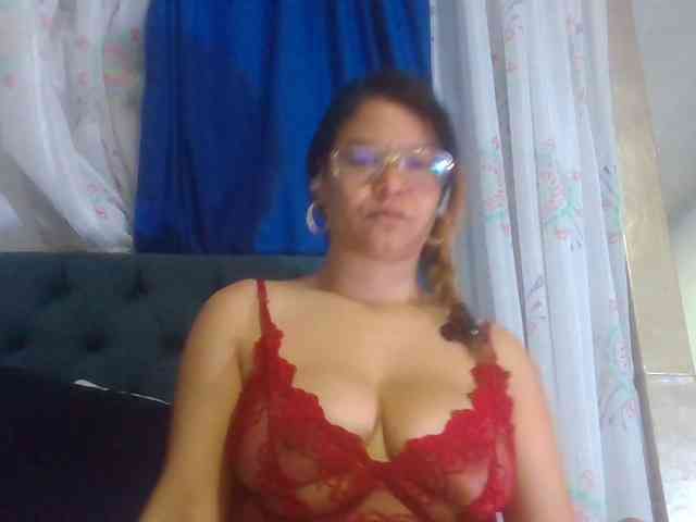 milf-yeis webcam