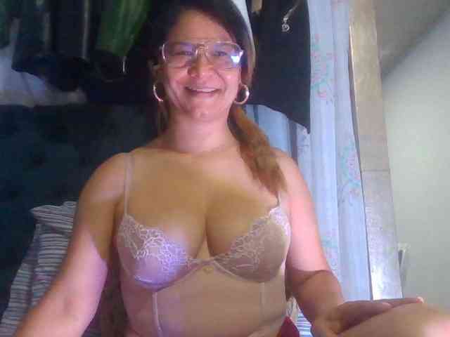 milf-yeis webcam