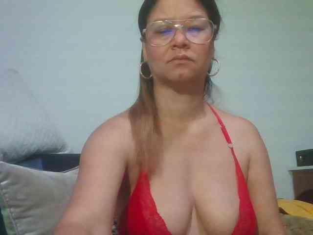 milf-yeis webcam