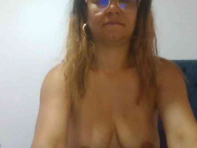 milf-yeis webcam