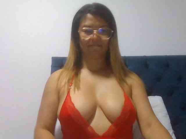 milf-yeis webcam