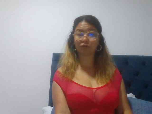 milf-yeis webcam