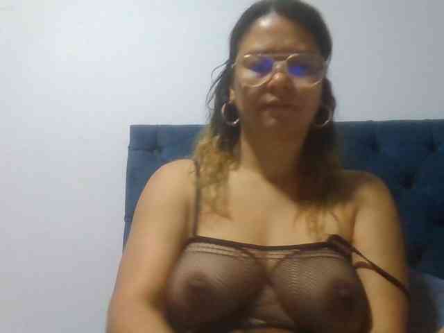 milf-yeis webcam