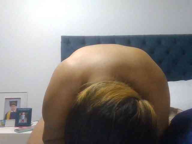 milf-yeis webcam