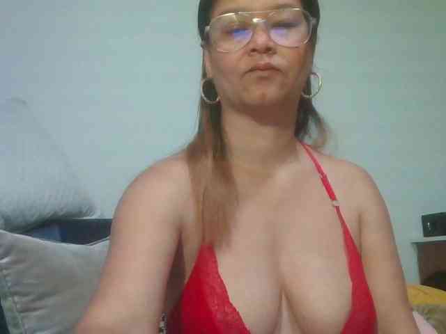 milf-yeis webcam