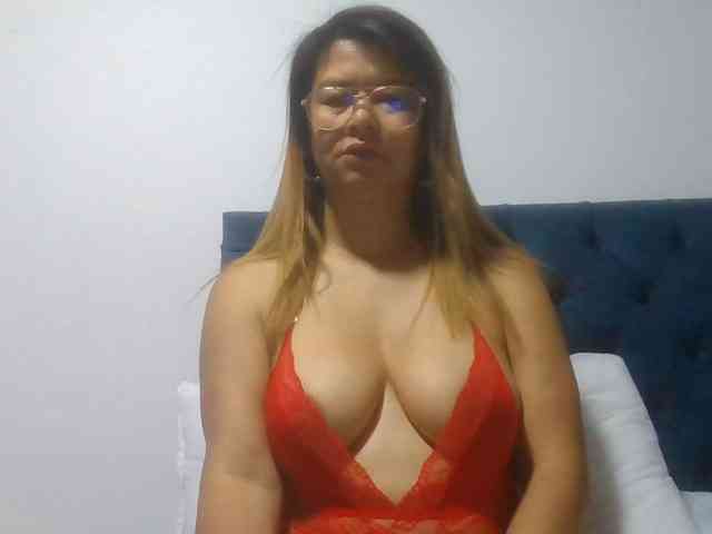 milf-yeis webcam