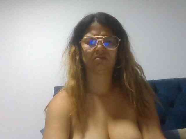 milf-yeis webcam