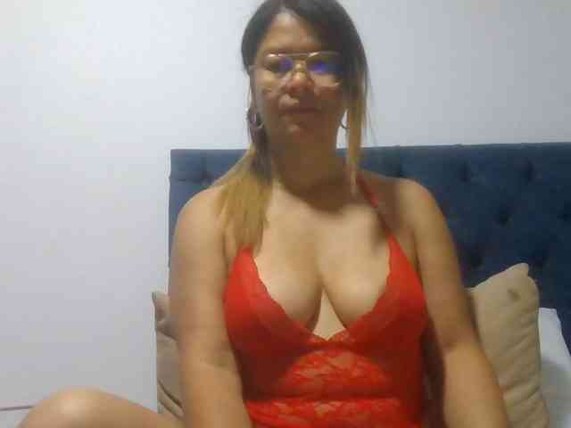 milf-yeis webcam