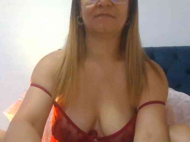milf-yeis webcam