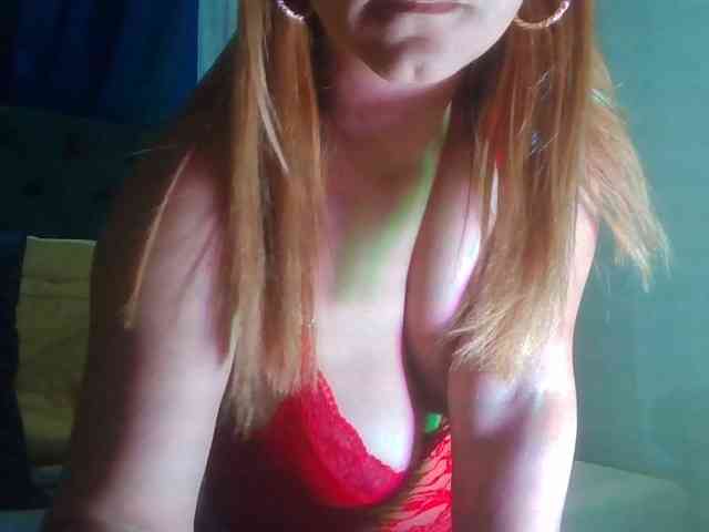 milf-yeis webcam