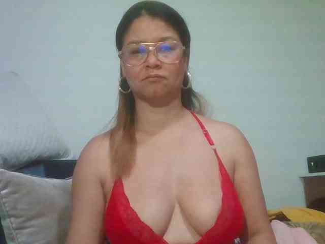 milf-yeis webcam