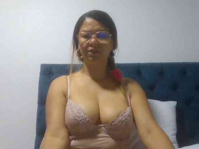 milf-yeis webcam