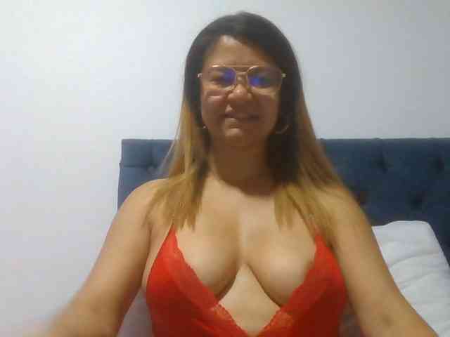 milf-yeis webcam