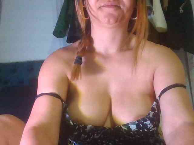 milf-yeis webcam