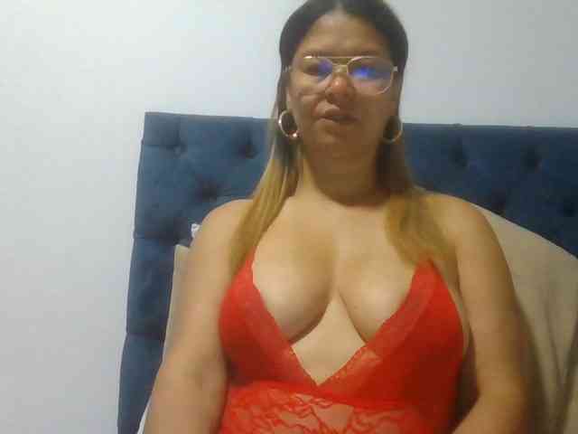 milf-yeis webcam