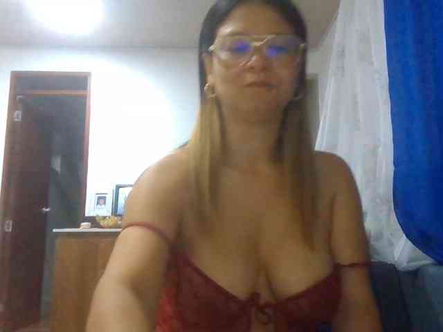 milf-yeis webcam